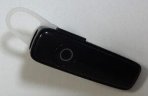 ダイソーのBluetoothイヤホン（300円）本体・正面